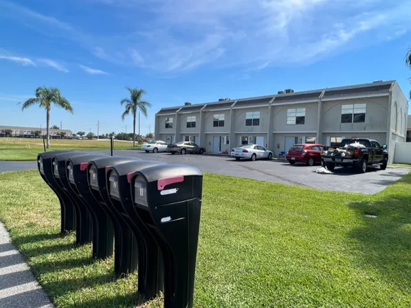 1330 SW 47th Ter APT 105, Cape Coral, FL 33914