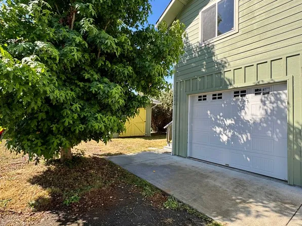 2086 Groth Ct, Eureka, CA 95503