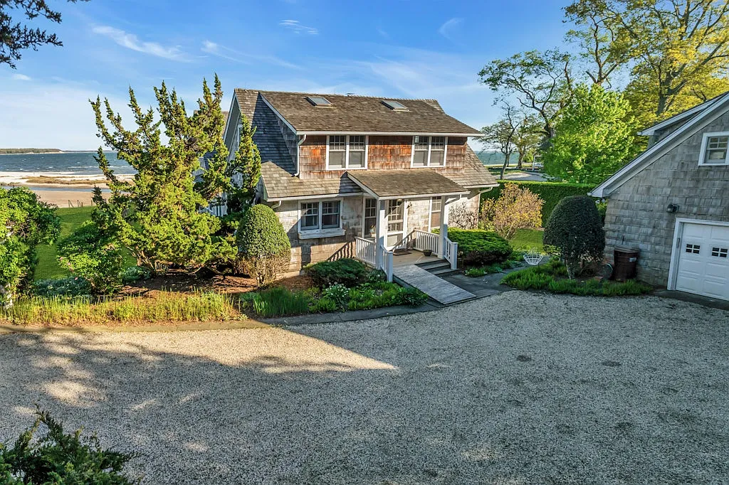 Waterfront North Fork Summer Rental! — Photo 3
