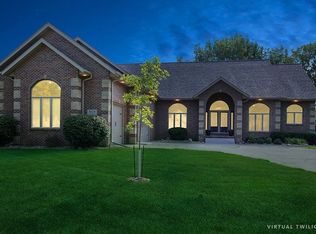 8108 Hardwicke Dr, Johnston, IA 50131