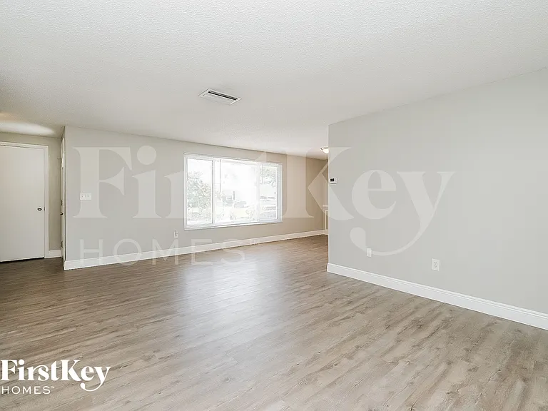 3641 Windham Dr — Photo 3