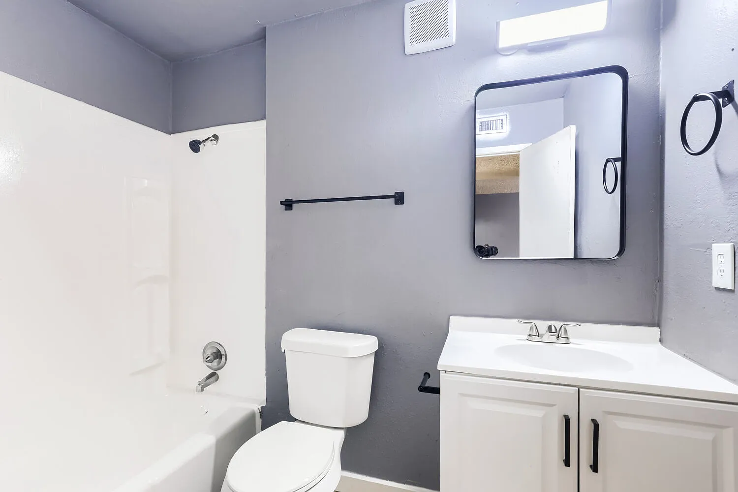 1 bed, 700 sqft, $1,149 — Photo 3