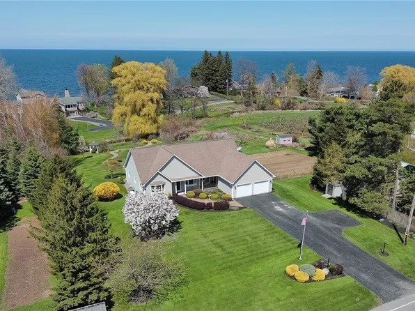 2815 Lake Rd, Williamson, NY 14589