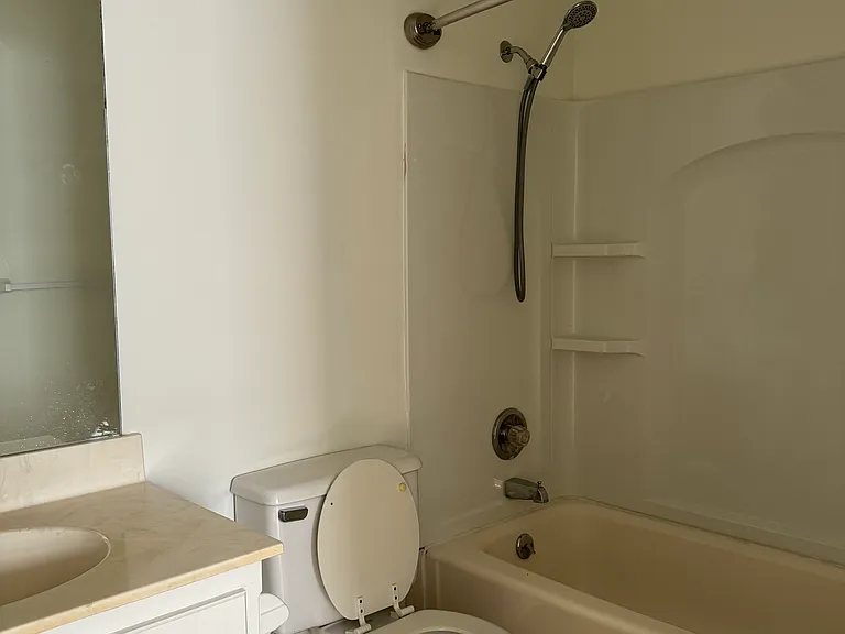 7800 N Camden Ave — Photo 10