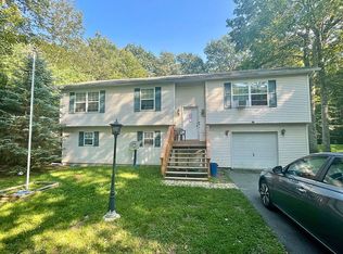1519 Belgravia Dr, Tobyhanna, PA