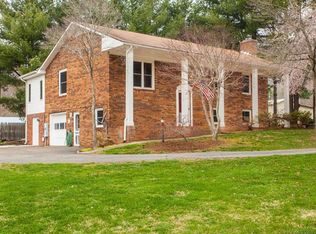 9 Moody Rd, Asheville, NC 28806