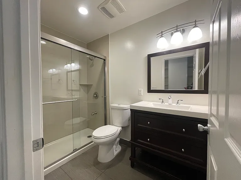 240 W Lemon Ave #B — Photo 12