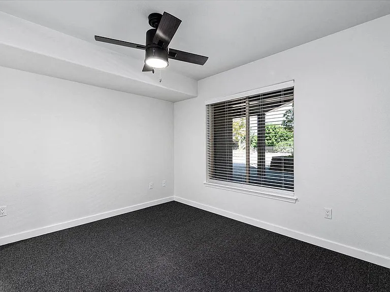 River Walk Apartments — Photo 11