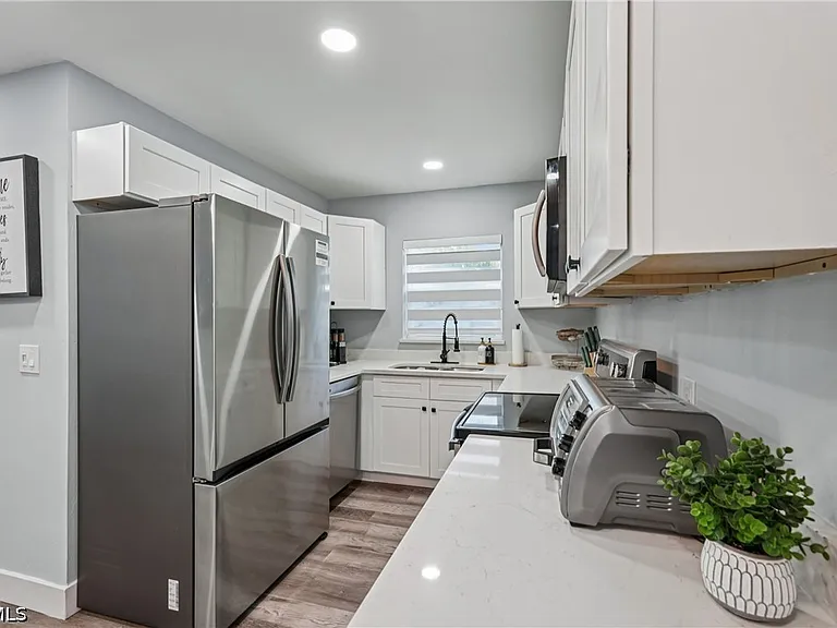 92 Oak St — Photo 10