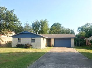 1105 SW 3rd St, Wagoner, OK 74467