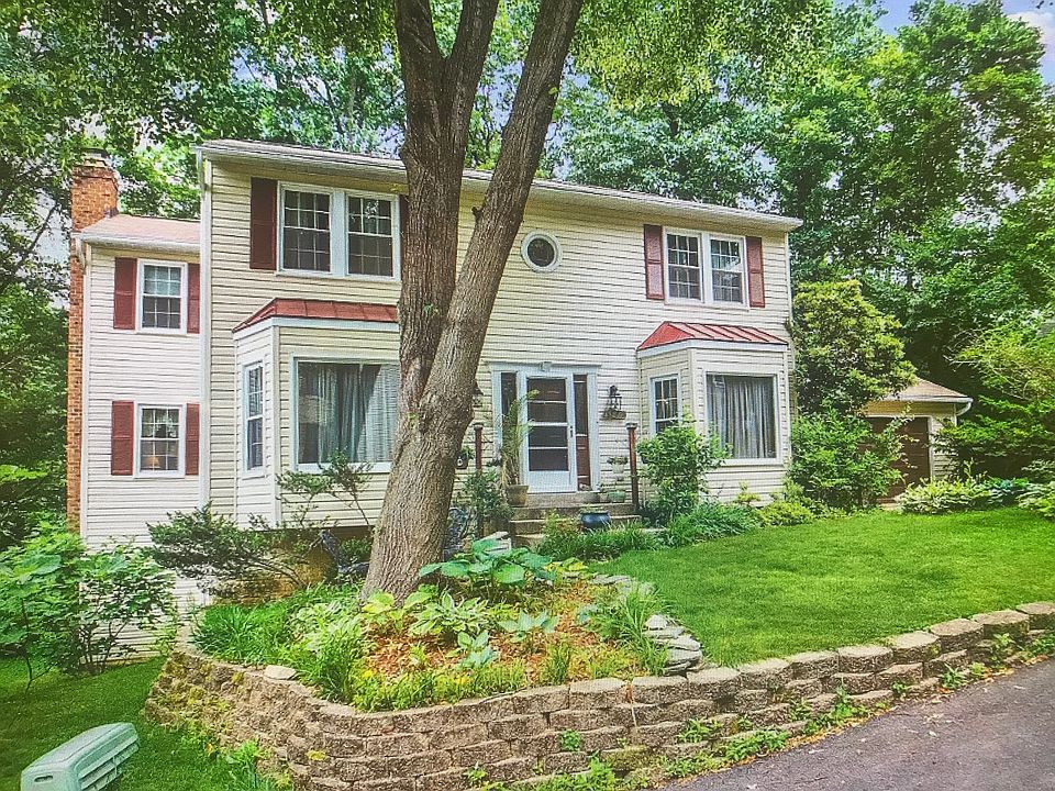 1st image of 15883 Cliffbrook Ct