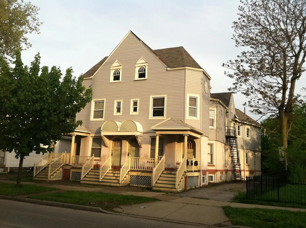 5507 Franklin Blvd — Photo 1