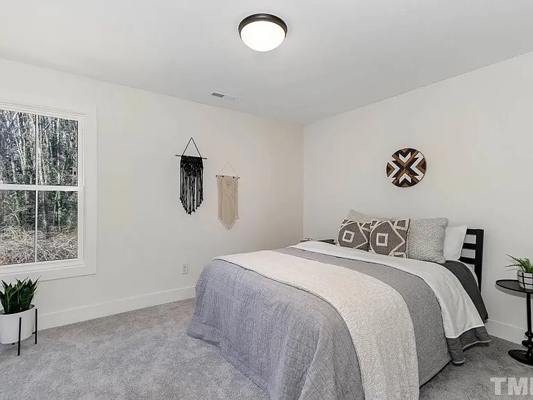 1420 Maplewood Dr #B — Photo 23