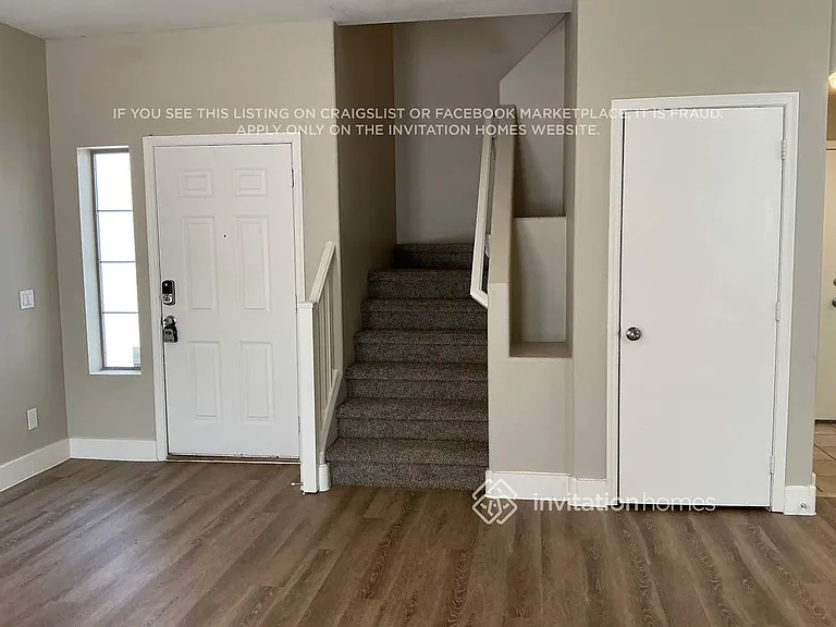 1935 N Lazona Dr — Photo 2