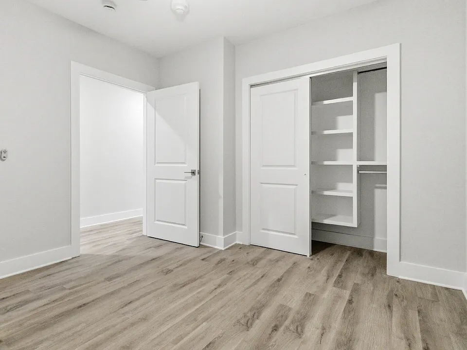 350 W Main Ave #101