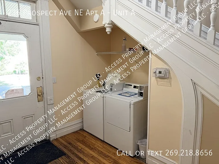 236 Prospect Ave NE #A — Photo 21