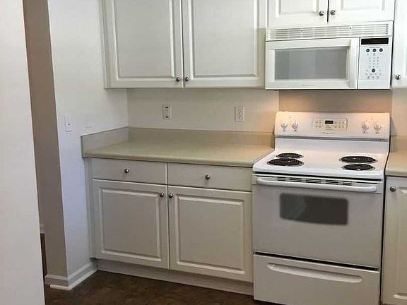 2nd image of 750 Tavern Ct