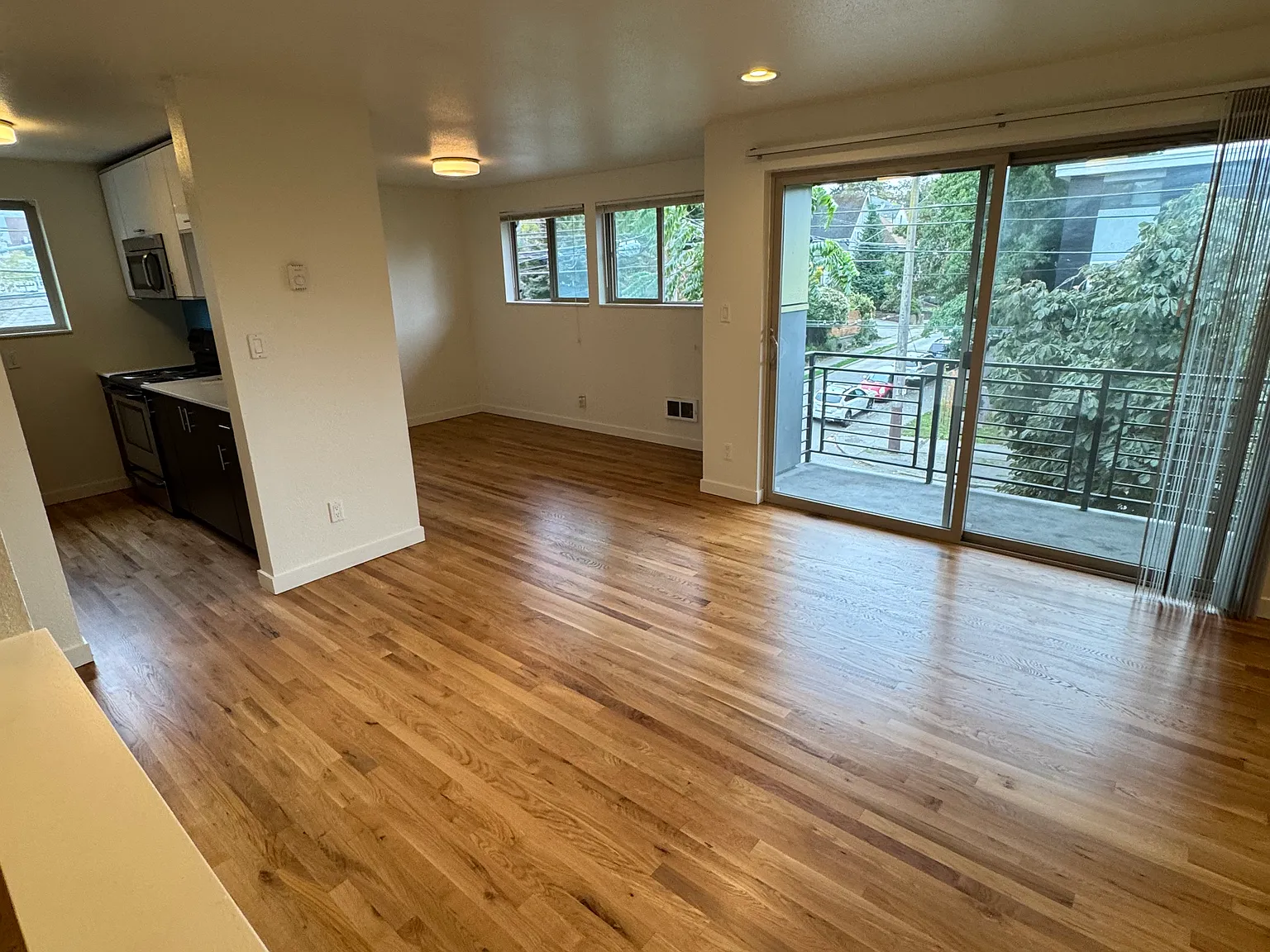 2 bed, 870 sqft, $2,425 — Photo 4