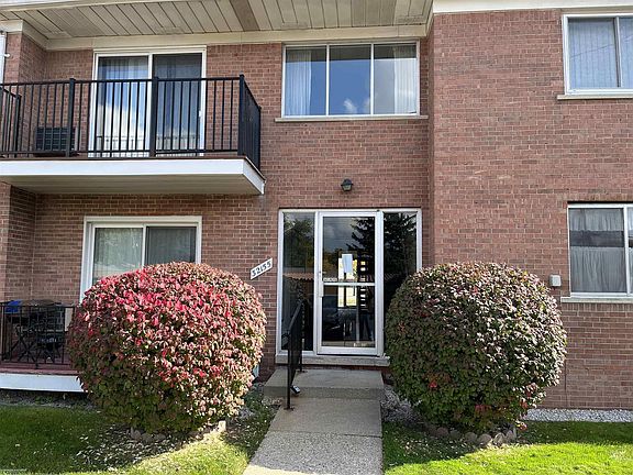 3rd image of 32155 Beaconsfield St
