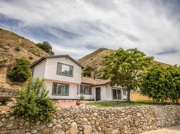 9707 Foothill Blvd, Sylmar, CA 91342