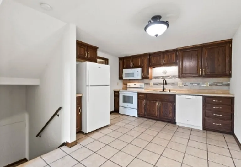 2370 Canter Ln #D — Photo 10