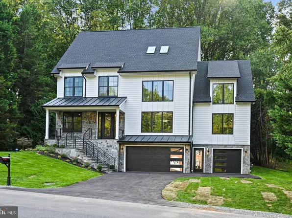 9615 Locust Hill Dr, Great Falls, VA 22066