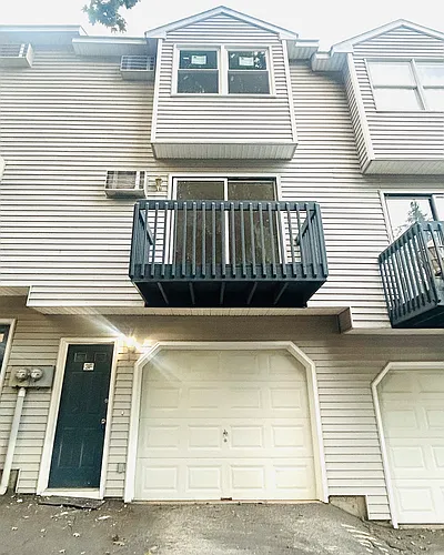 239 Glen St #3F Photo 1
