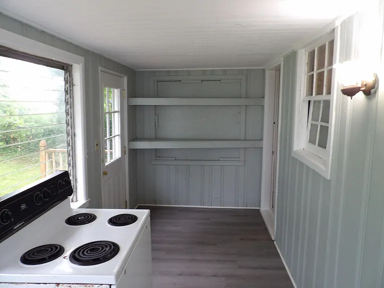 109 Allnutt Dr — Photo 34