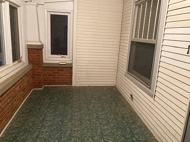 619 E 6th St — Photo 20
