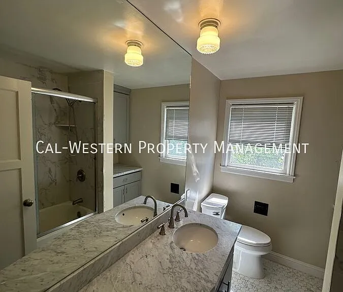 1385 Newport Ave — Photo 39