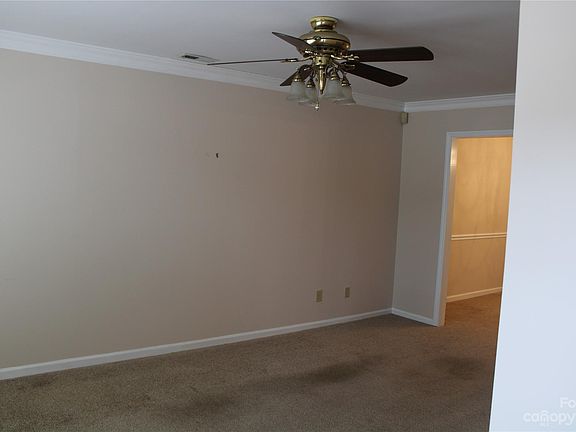 2nd image of 1212 E Franklin Blvd APT C
