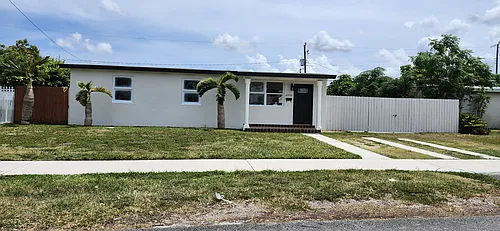 10930 SW 40th St Photo 1
