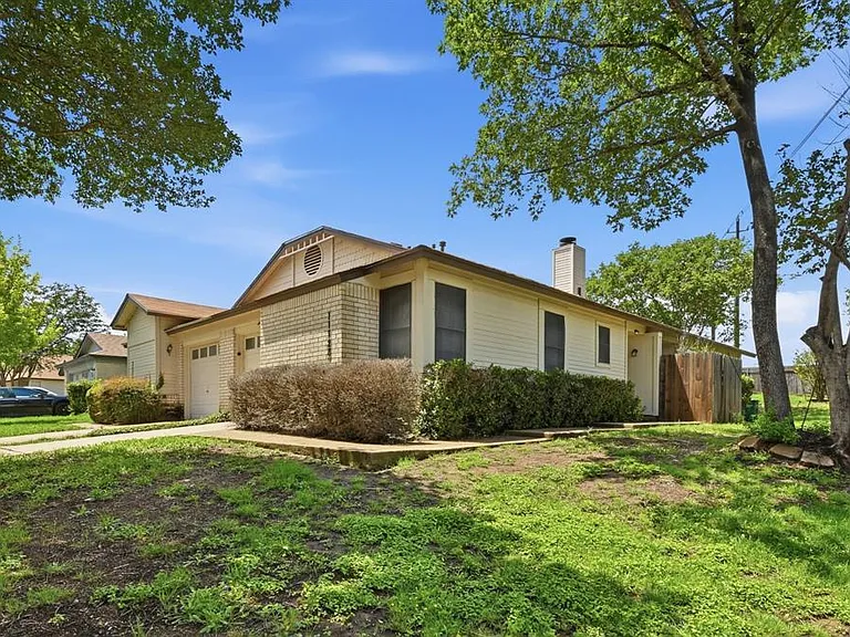 11728 Norwegian Wood Dr — Photo 2