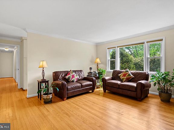 5th image of 3829 Dittmar Rd