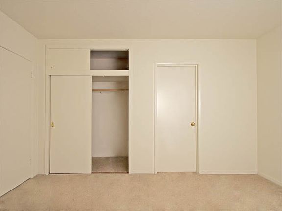 5th image of 524 Kendall Ave APT 4