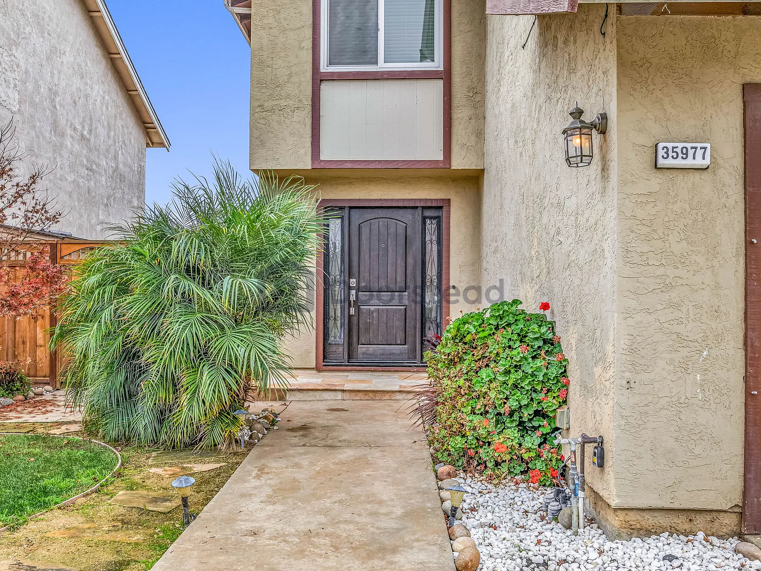 4 bed, 2.5 bath, 1950 sqft, $4,560 — Photo 4