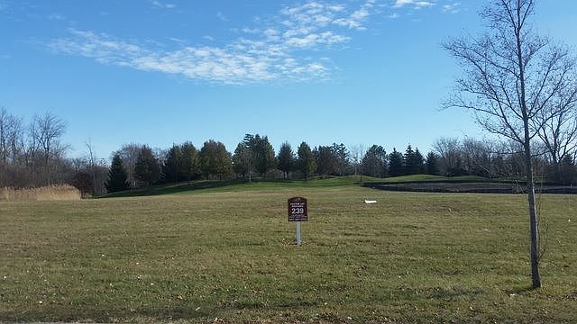 1st image of 35 Wood Oaks Dr