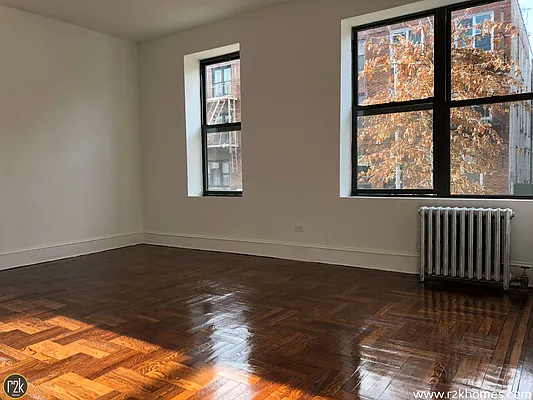 Rented by Realty 2000 Corp | media 1