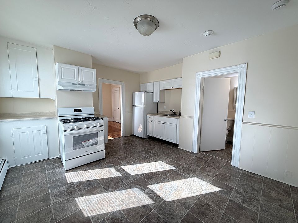 1st image of 114 Paradis Ave #3