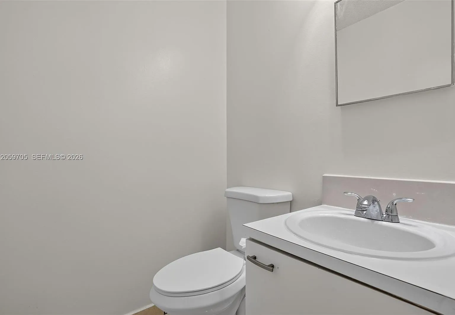 3 bed, 1220 sqft, $2,600 — Photo 2