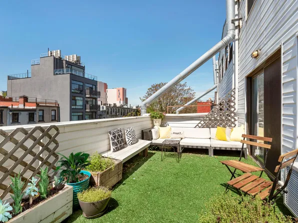 714 Sackett Street image 1 of 6
