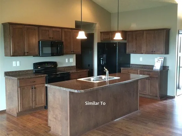 6722 E 42nd St, Sioux Falls, SD 57110