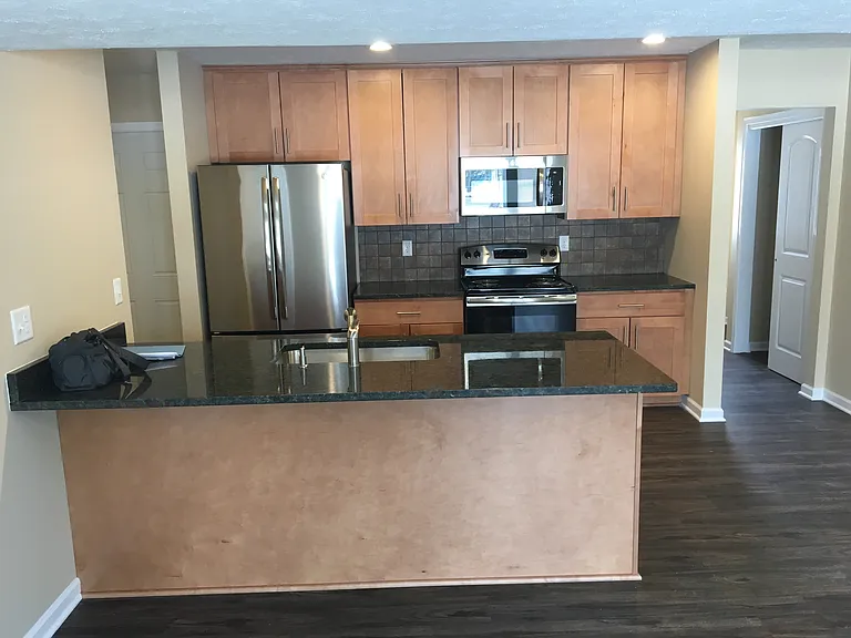 Parkview Apartments & Townhomes — Photo 10