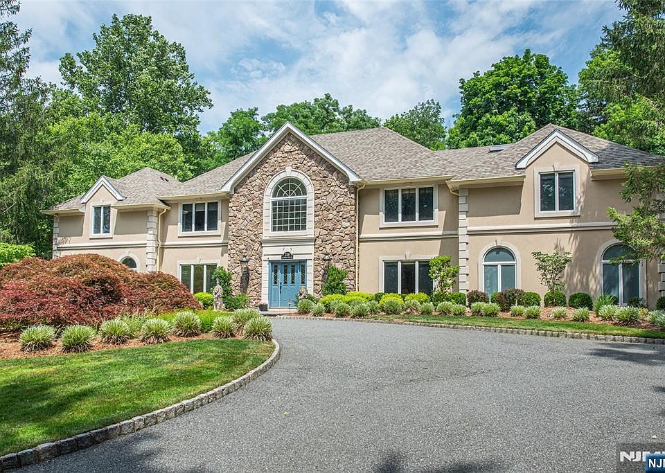 1st image of 238 E Saddle River Rd