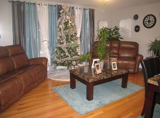 430 Dover Ave, Riverside, RI 02915