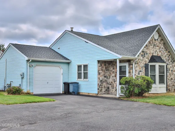 11 Ivy Ridge Close #1000, Howell, NJ 07728