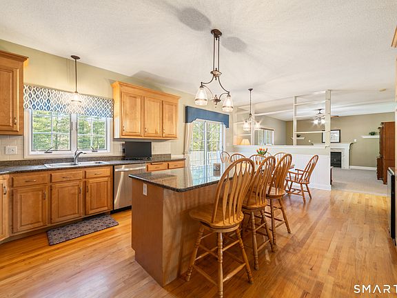 4th image of 23 Mountain Pond Road