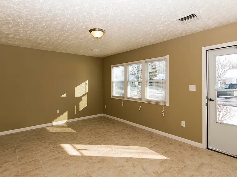 57 Rockland Dr — Photo 12