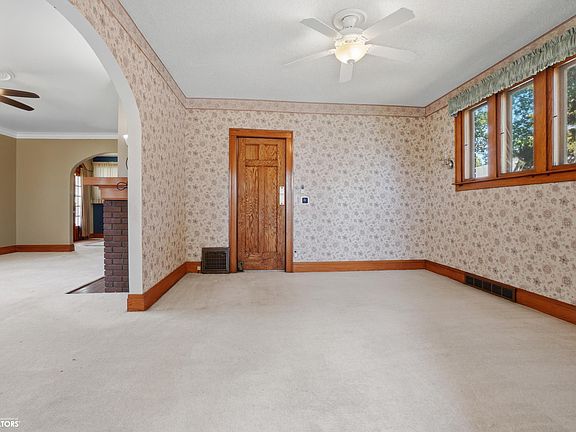5th image of 415 S Gunnison St
