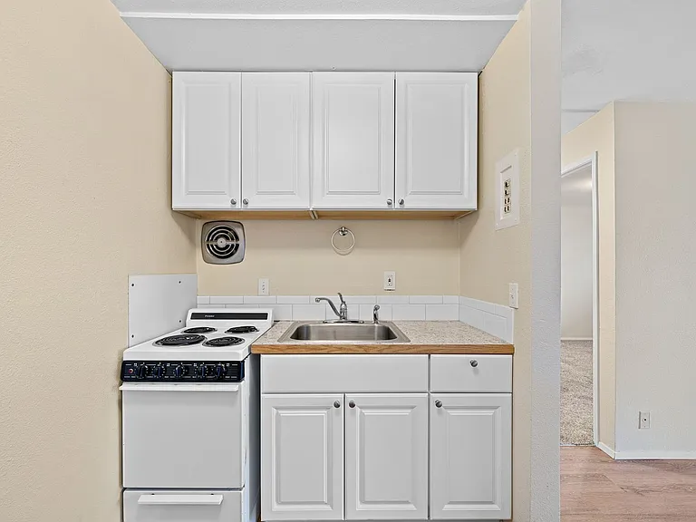 Cornerstone Apartments in Ballard — Photo 12